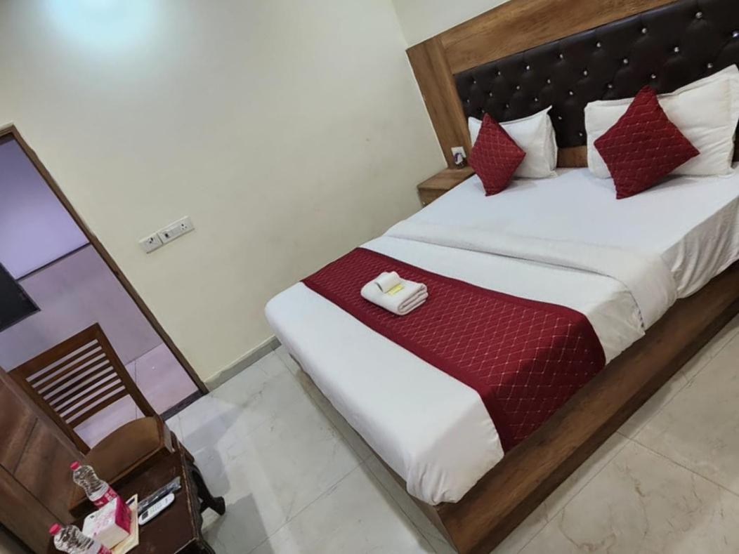 Hotel Redton New Delhi Eksteriør billede